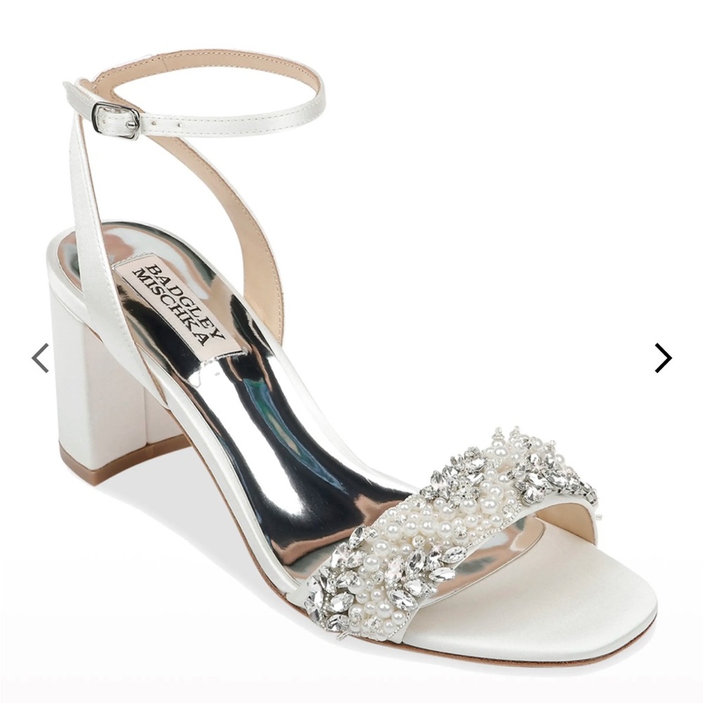 Badgley Mischka Clara sandal size 9